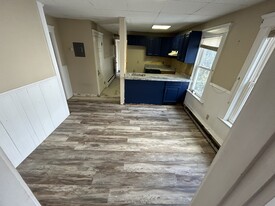Building Photo - 58B Manville Hill Rd