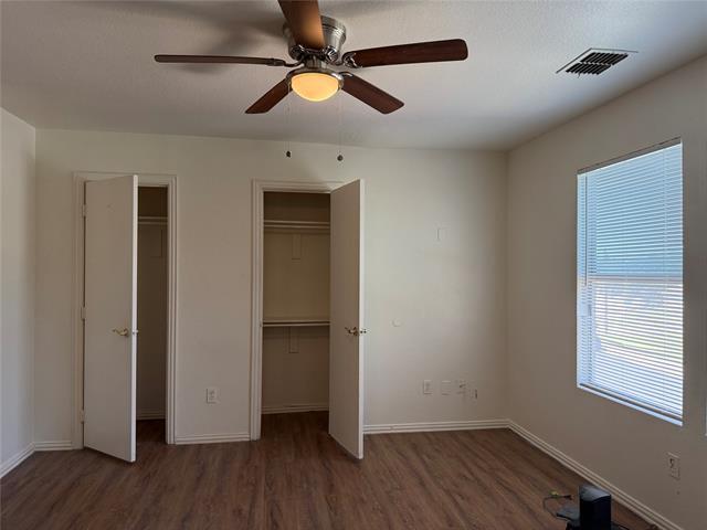Building Photo - 216 Creek Cove Dr