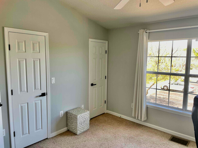 Building Photo - 8114 Summer Gate Ct