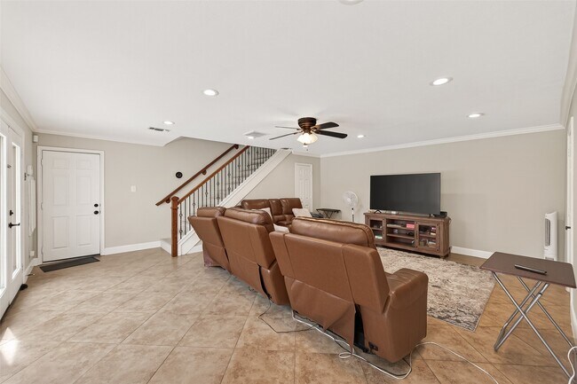 Building Photo - 15843 Foxgate Rd