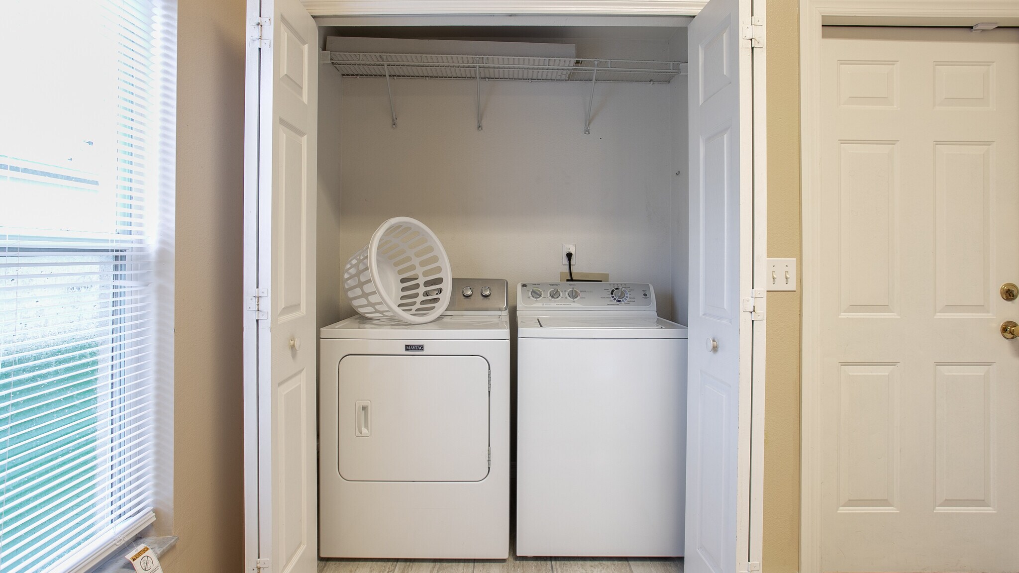 Building Photo - 7802 Laurel Oak Ln