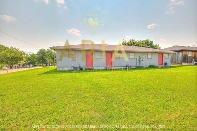 Building Photo - 2 Bed/1 Bath Unit in Noble - Available for...