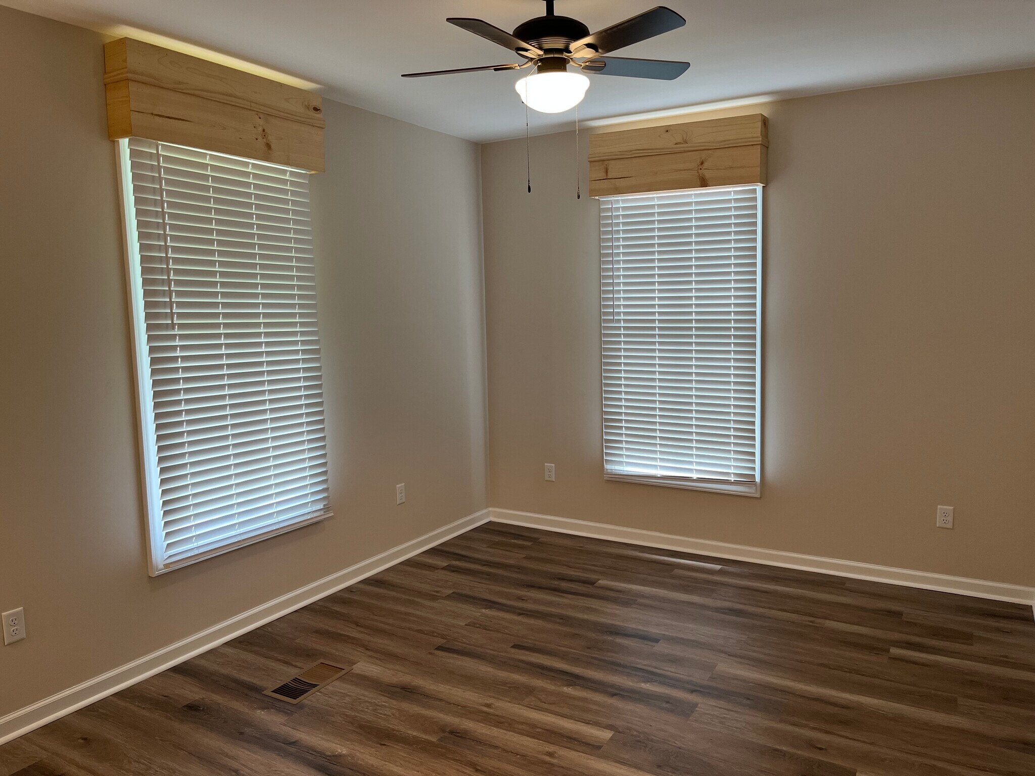 Building Photo - 312 Market St