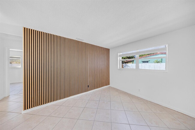 Building Photo - 5921 NE 1st Ave.