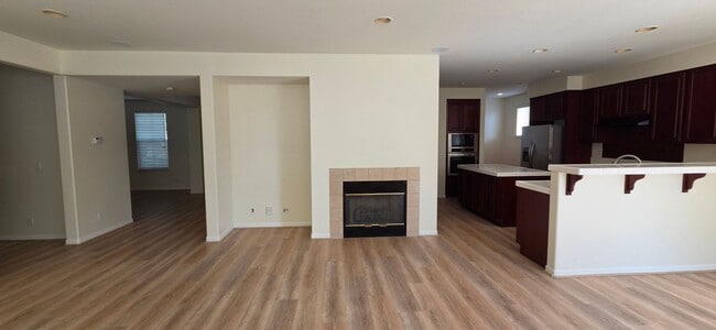 Building Photo - 4195 Peninsula Point Dr