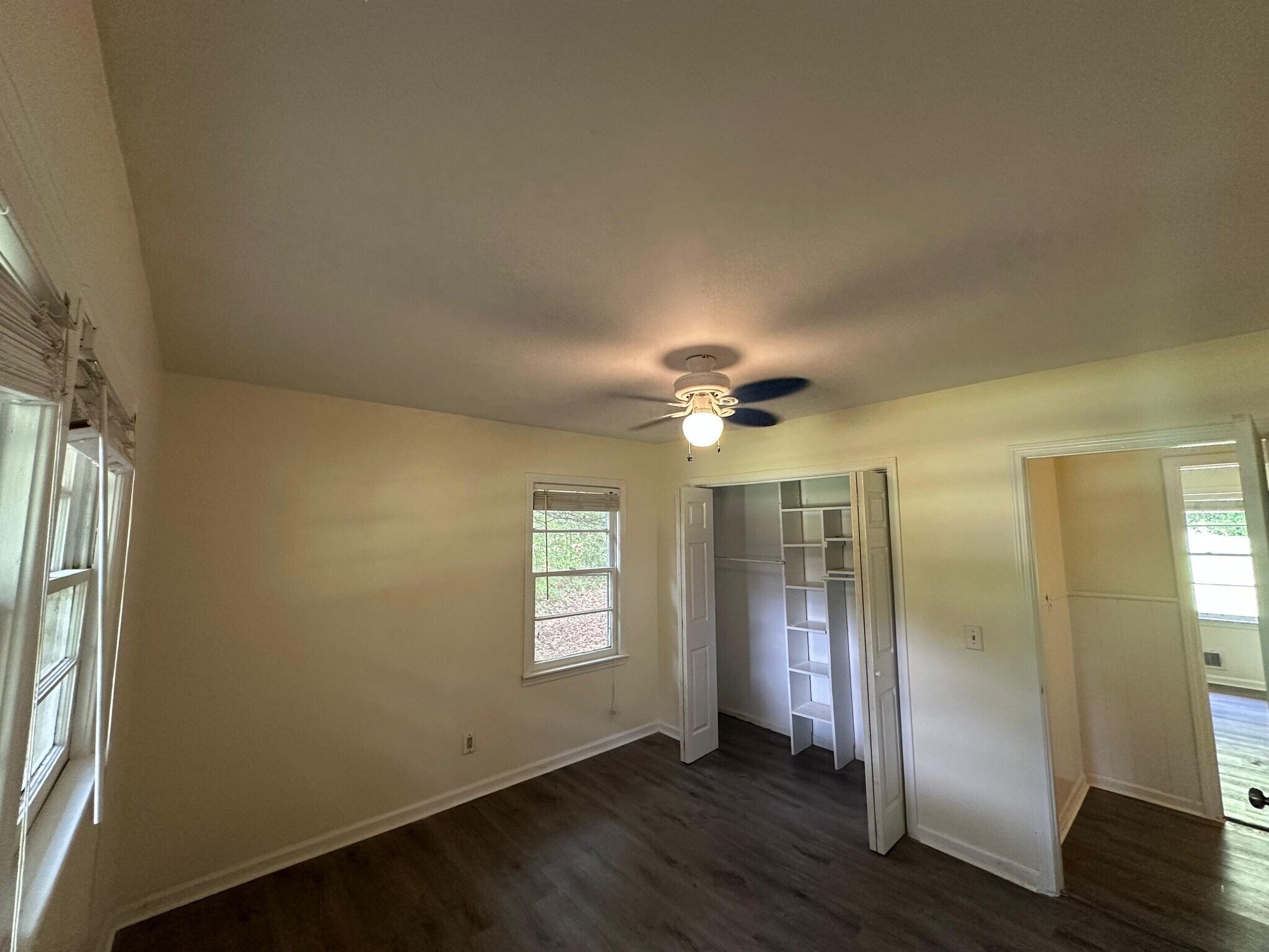 Building Photo - 5007 Spring Hill Dr