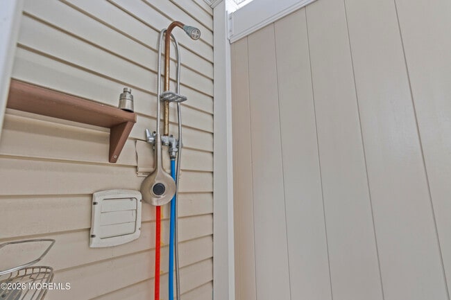 Building Photo - 45 Fielder Ave