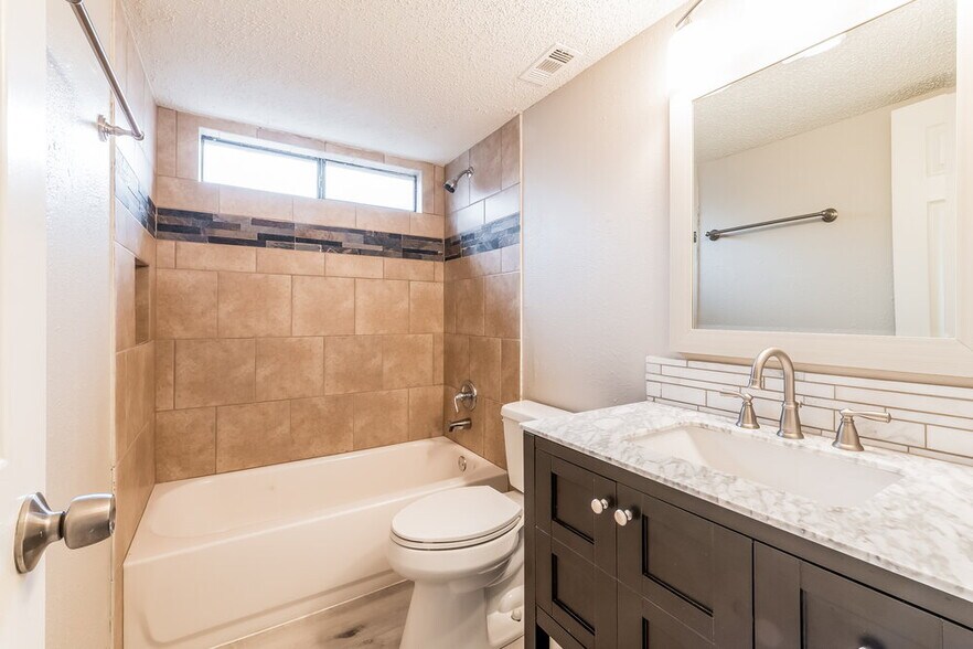 Building Photo - 4008 Shackelford Dr