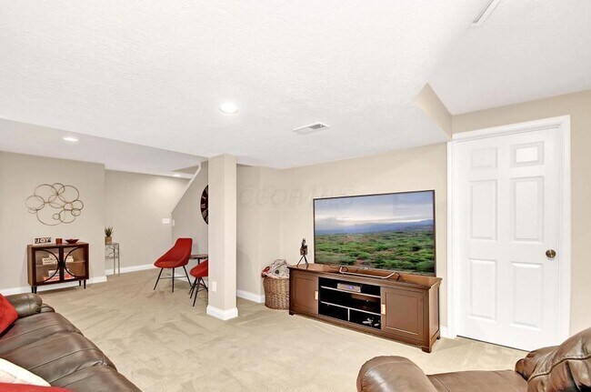 Building Photo - 7647 Windsor Dr