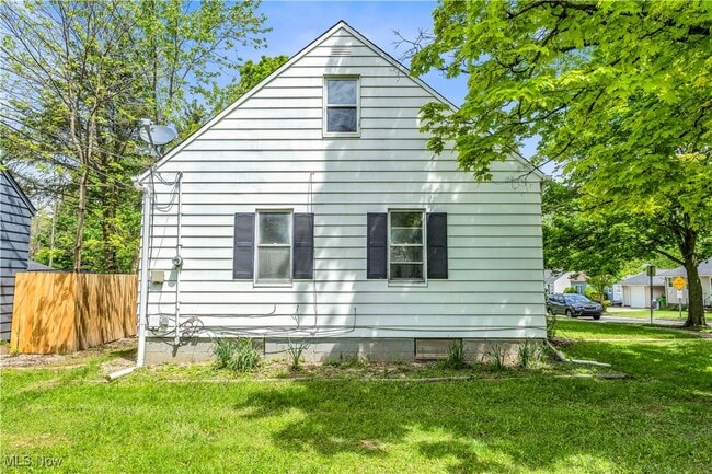 Building Photo - 135 Greencroft Rd