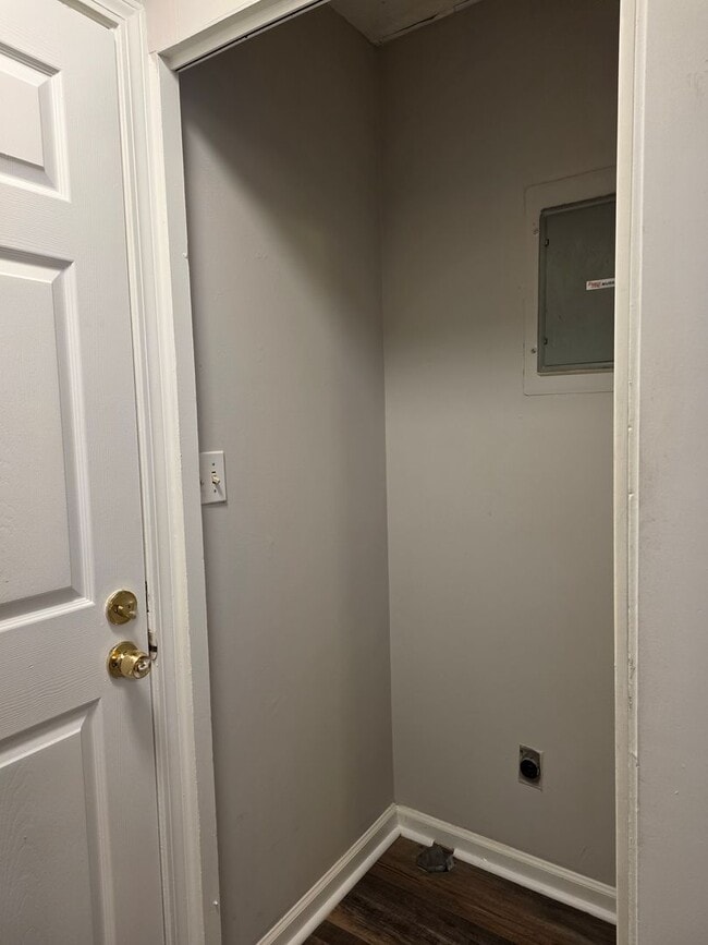 Building Photo - Rare 3 bed 2 bath ranch located in Marietta