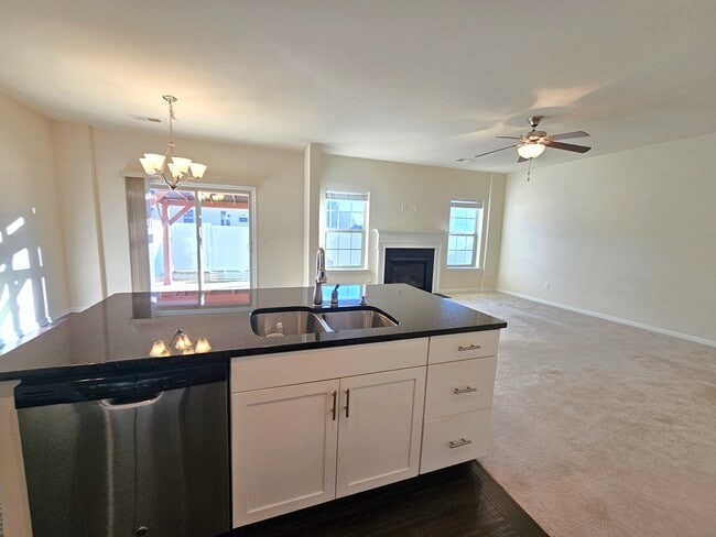 Building Photo - 136 Middleby Way