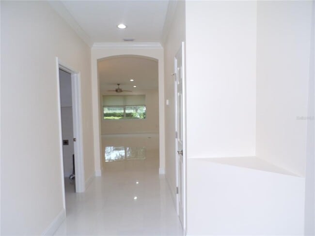 Building Photo - 6200 Falcon Lair Dr