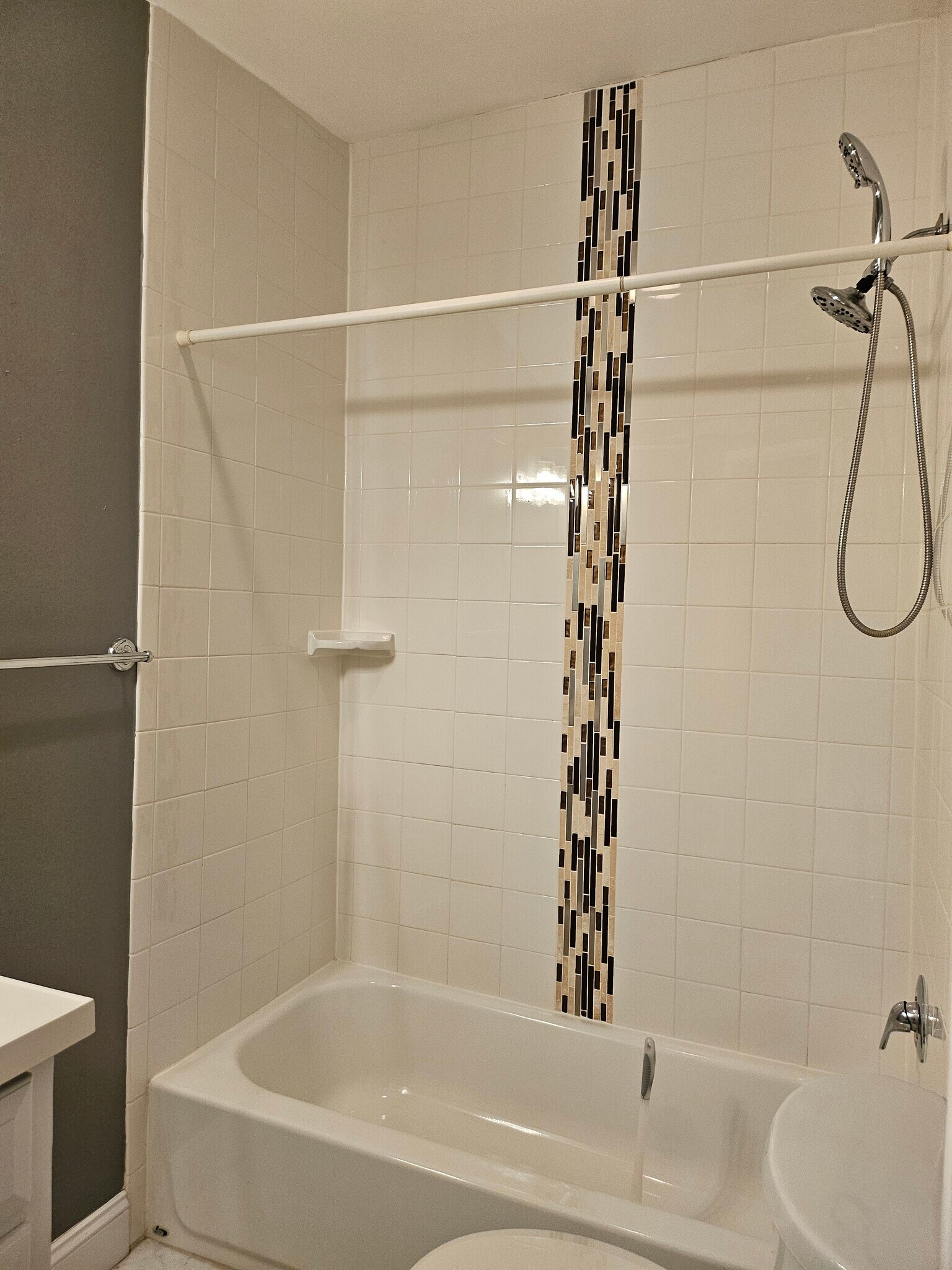 Building Photo - 908 S Hanover St