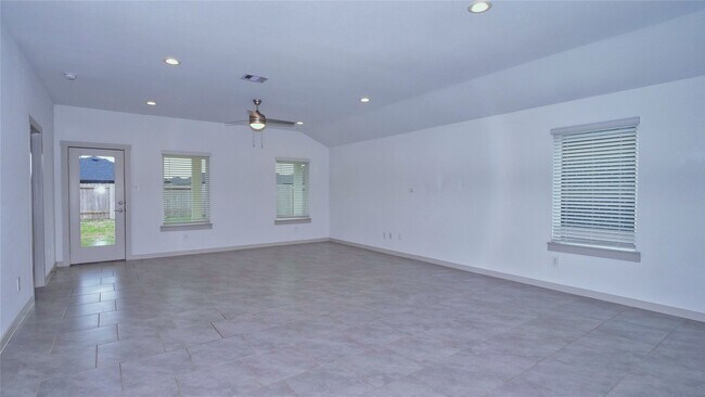 Building Photo - 28915 Yachting Pt Ct