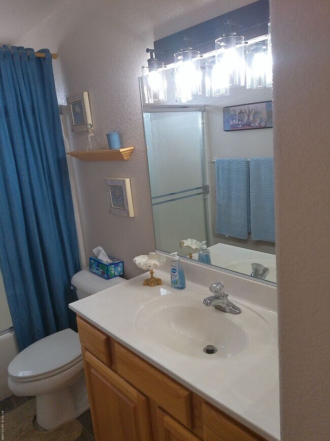 Building Photo - 1740 Quartz Ln