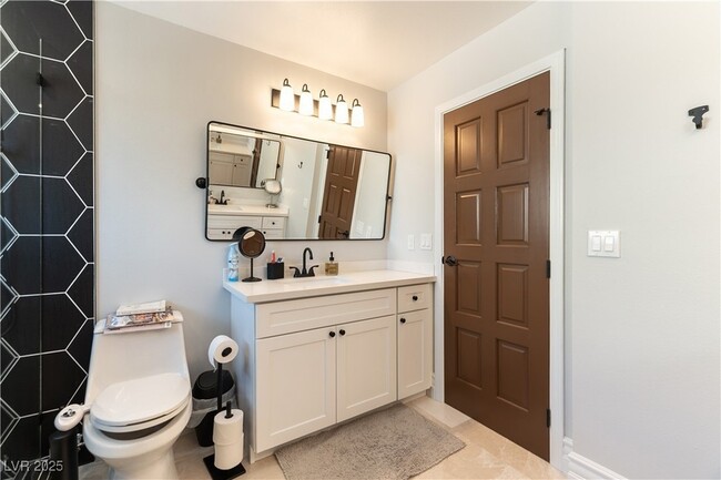 Building Photo - 2845 Queens Courtyard Dr