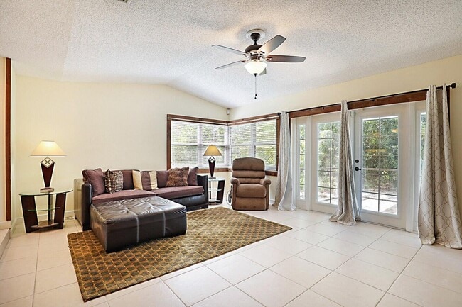 Building Photo - 11337 Little Bear Way