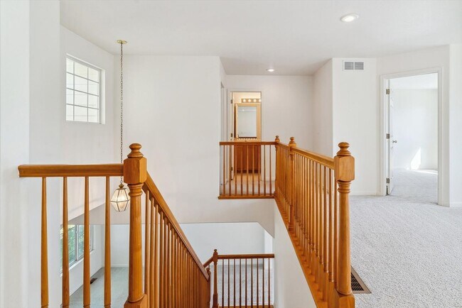 Building Photo - Spacious 3 Bed, 2.5 Bath Home In Sterling ...