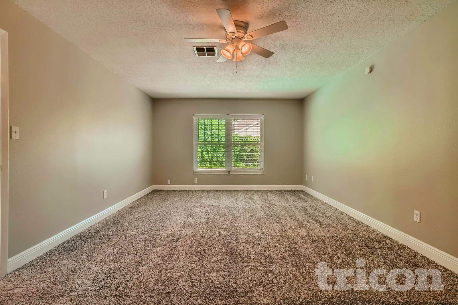 Building Photo - 361 Glenholly Ct