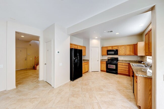 Building Photo - Beautiful Anthem Highland 3 Bedroom Home!