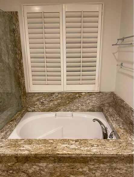 Building Photo - 13238 Wooden Gate Way