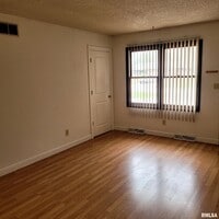 Building Photo - 2022 Austin Dr