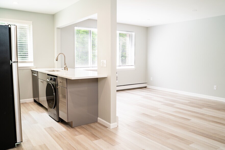 1 Bedroom Kitchen/Living room - New Country Club Estates