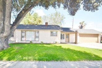 Building Photo - 6990 Malibu Dr