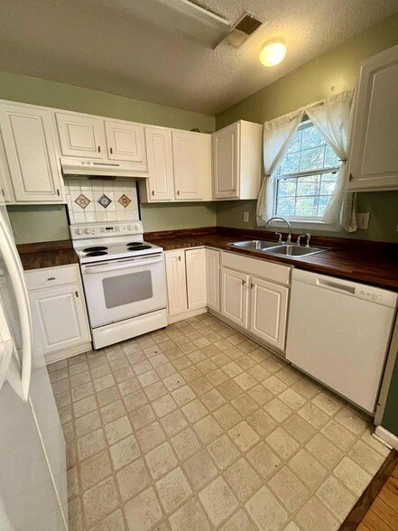 Building Photo - 524 Beverly Dr