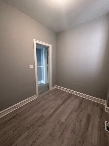 Building Photo - 4236 Parkside Ave