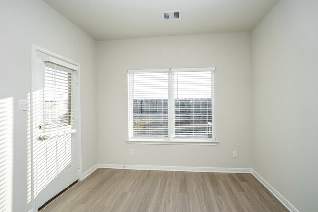 Building Photo - 14001 Freeboard Dr