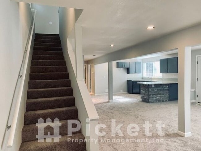 Building Photo - 4 Bedroom Lake Tahuyeh Home
