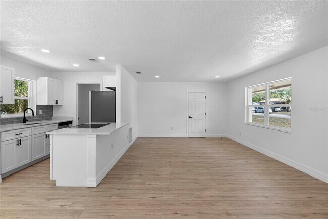 Building Photo - 2240 Conway Dr