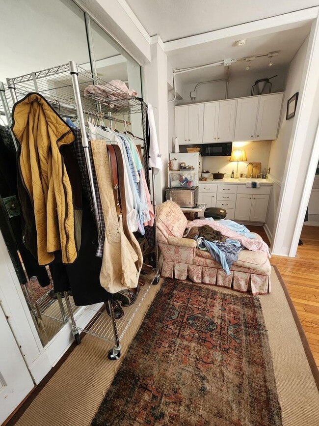 Building Photo - STUDIO DOWNTOWN Rutledge Ave - Available August 1, 2026