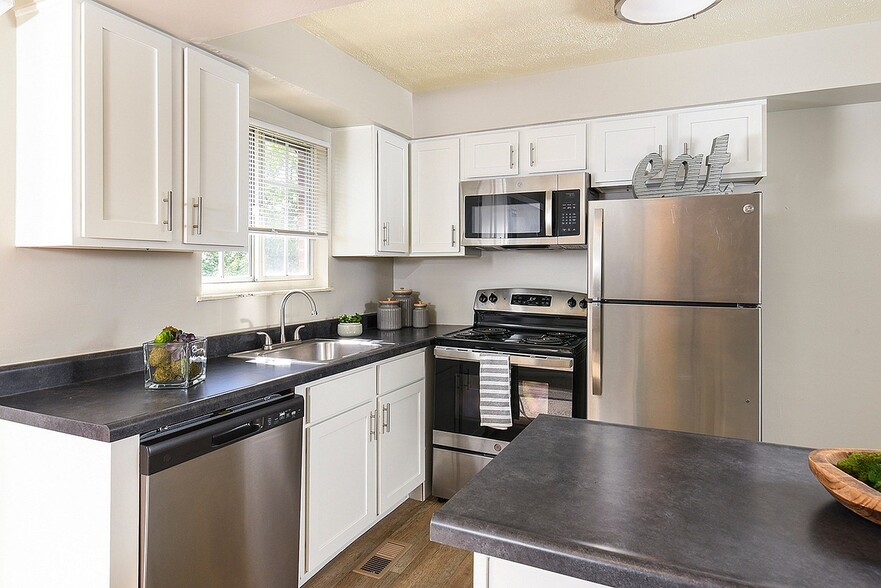 Primary Photo - Heritage Hills