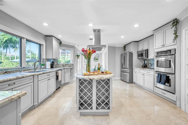 Building Photo - 2323 Delmar Pl