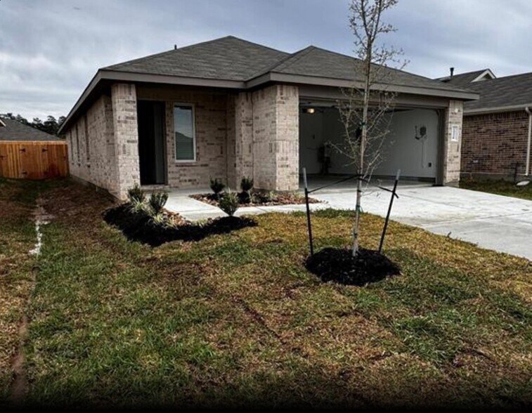 Building Photo - 24330 Saddlestone Green Dr