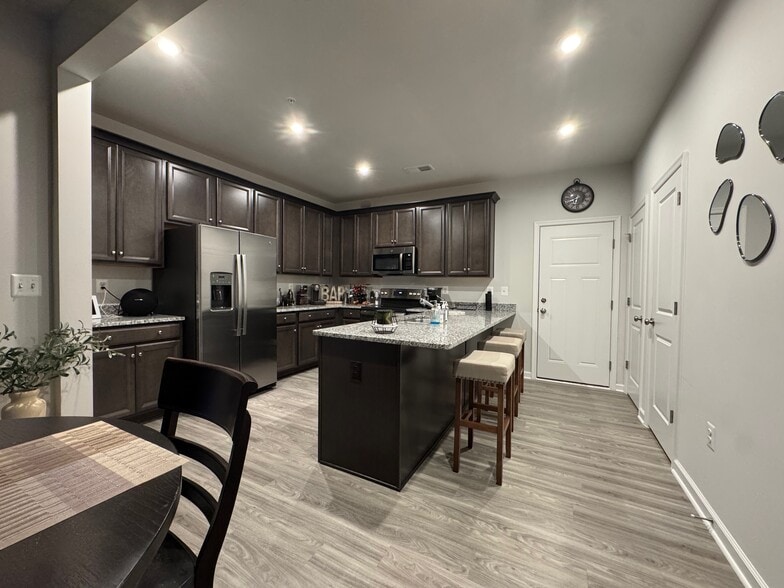 Building Photo - 9243 Magellan Pky
