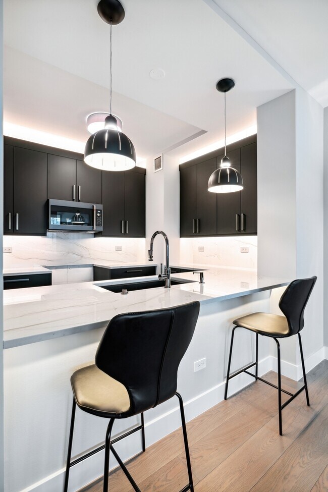 Building Photo - 501 N Clinton St