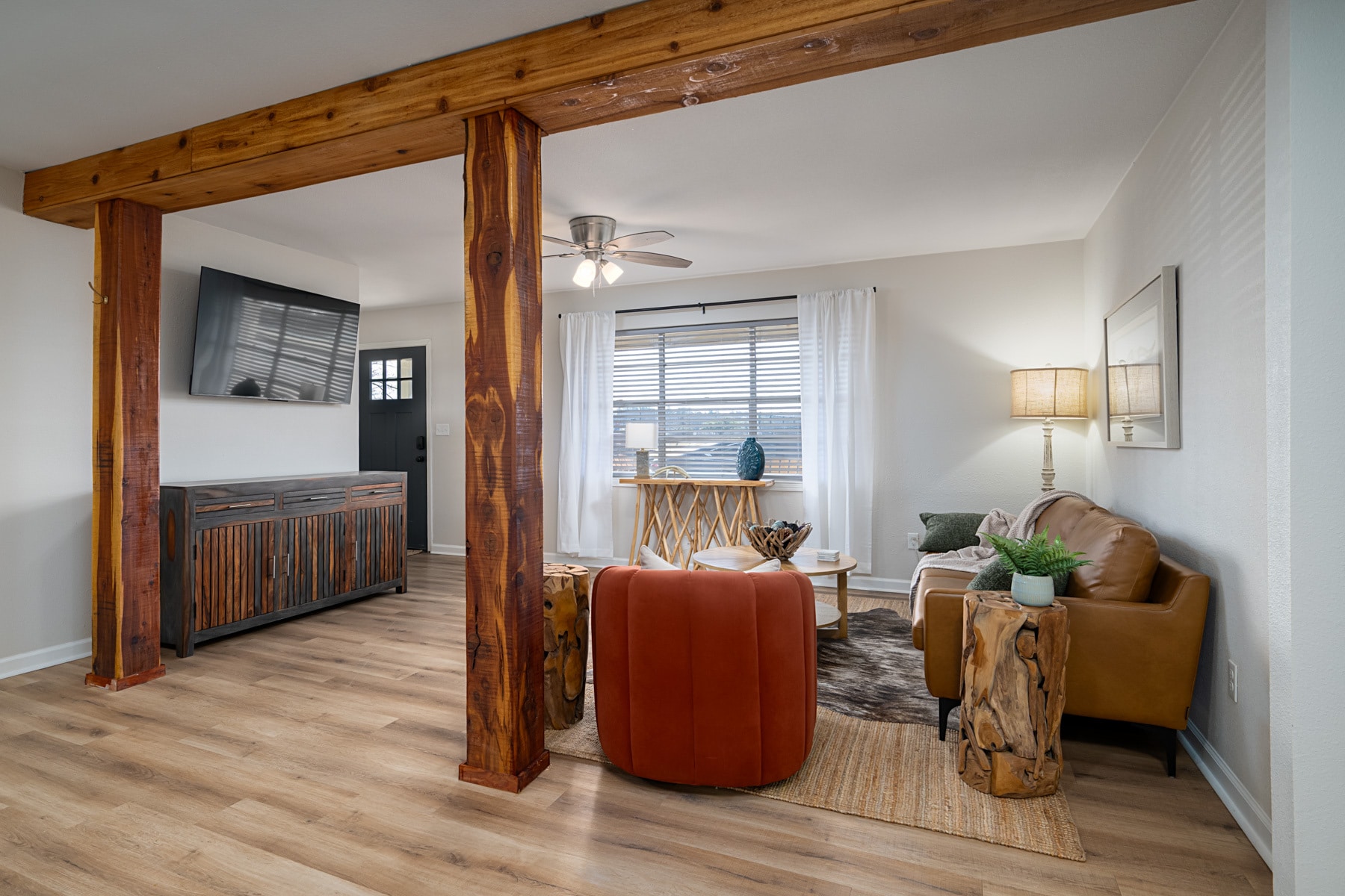 Building Photo - 1528 E Devine St