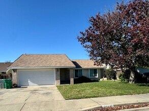 Building Photo - Charming & Move-In Ready 2+ bedroom/ 2 bathroom Home in the Heart of Atwater!