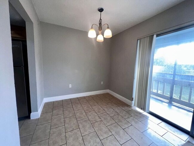 Building Photo - Spacious 3 Bed / 2 Bath Condo in Millenniu...