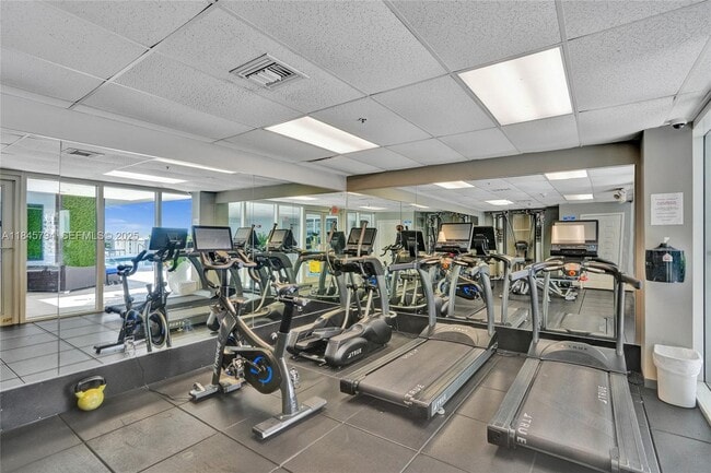 Building Photo - 170 SE 14th St