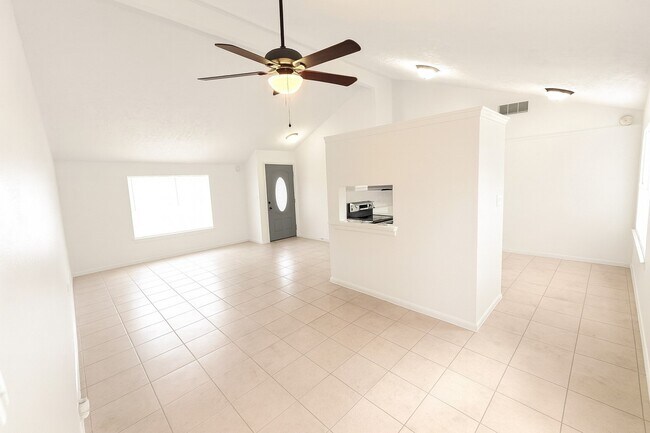 Building Photo - 2503 Ironclad Dr