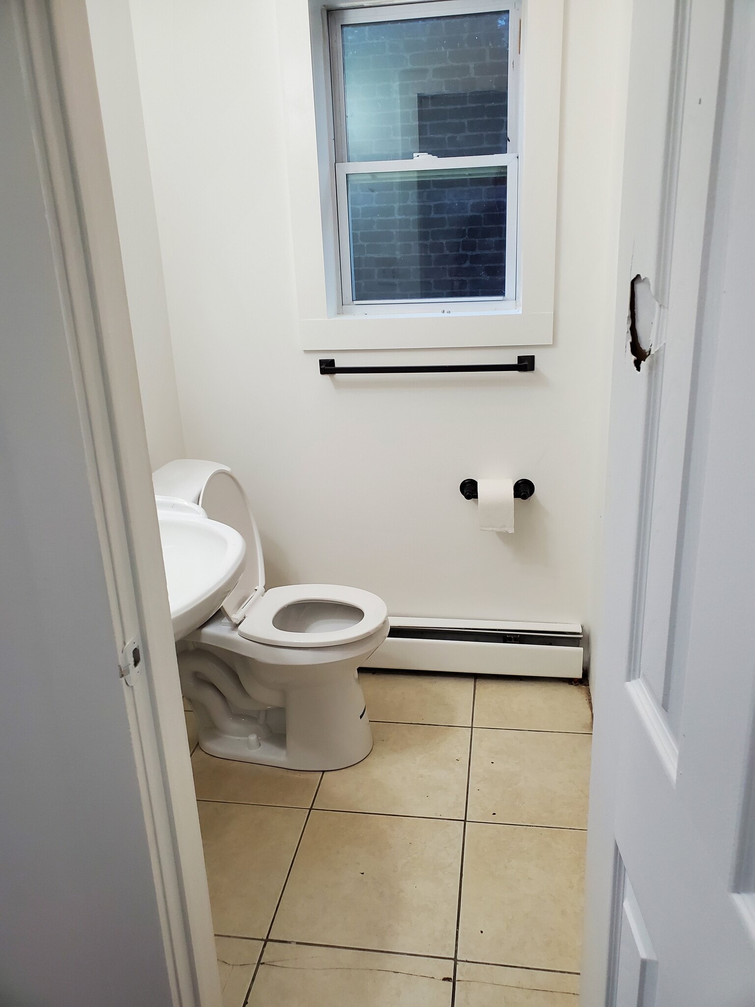 Building Photo - 156 Lander St