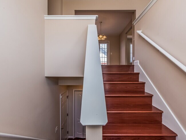 Building Photo - 6338 New Gate Dr