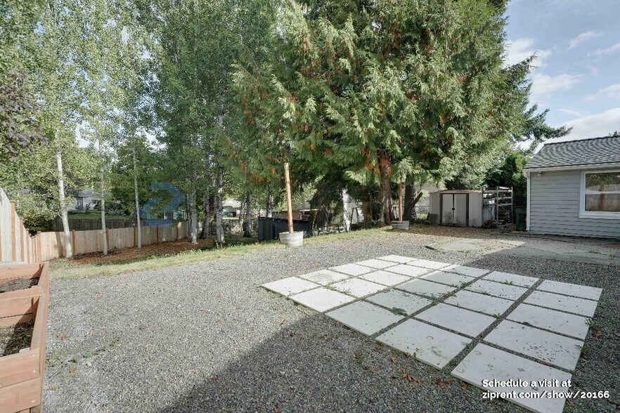 Building Photo - 23407 Hedlund Ave