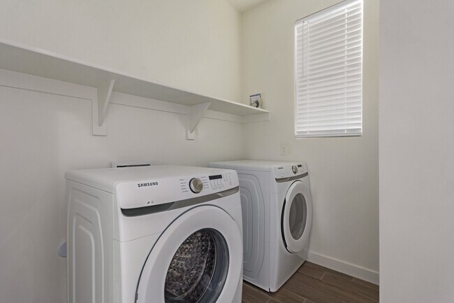 Building Photo - Large Home with Perfect Location in Cadence