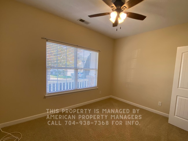 Building Photo - 4891 Breden St